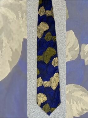 Bachrach Silk Tie Navy Blue Leaf Print
